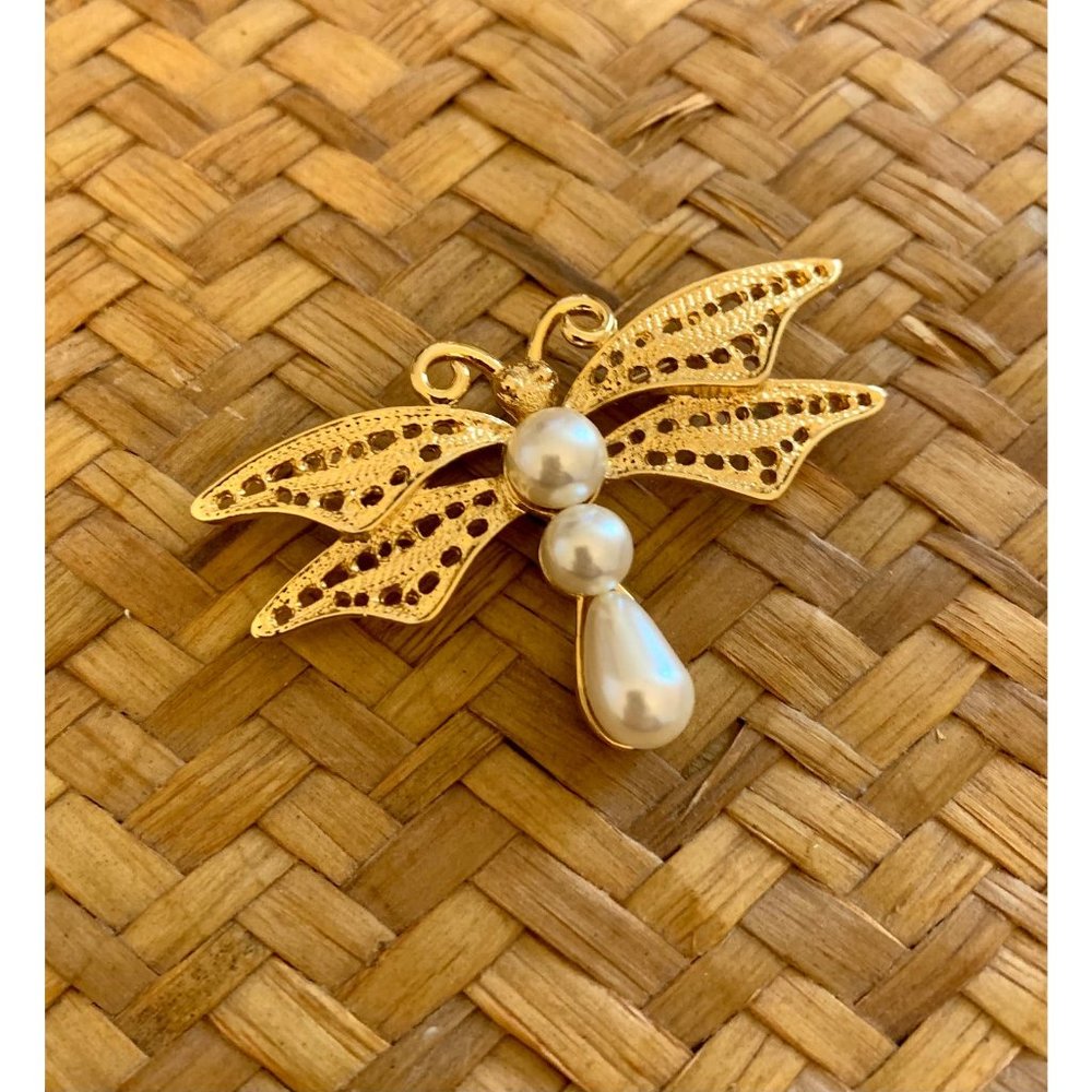 Vintage Napier dragonfly pendant pin brooch gold tone with pearly bead accents